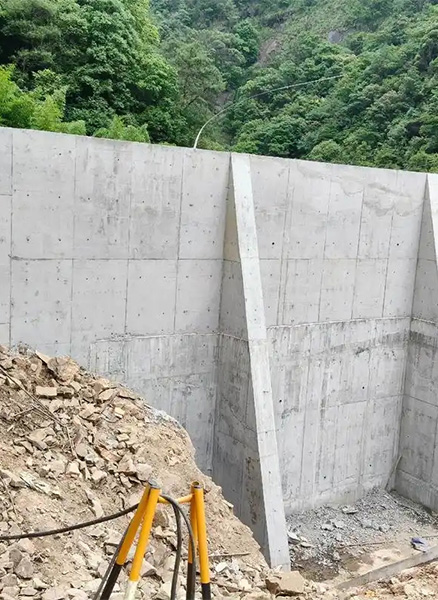 天津西青区重力式挡土墙